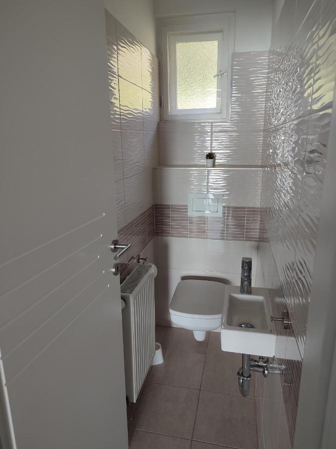 Dorka Villa Тихани Екстериор снимка